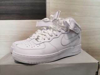 (Category: ) located in . Submitted by sneakergo.88 (Listing ID 1085389128, Image 1). Description: .