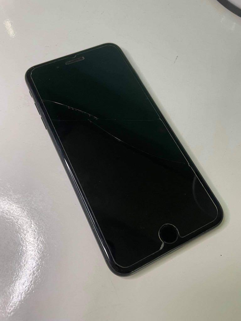 Black iPhone 7 Plus 128GB (Category: iPhone 7 Series) located in Marikina City. Submitted by closetb21 (Listing ID 1085508368, Image 3). Description: Black iPhone 7 plus 128GB 79% battery health Signs of usage (very small scratches) Cracked SCREEN PROTECTOR No internal issues Globe locked PM FOR MORE PHOTOS.