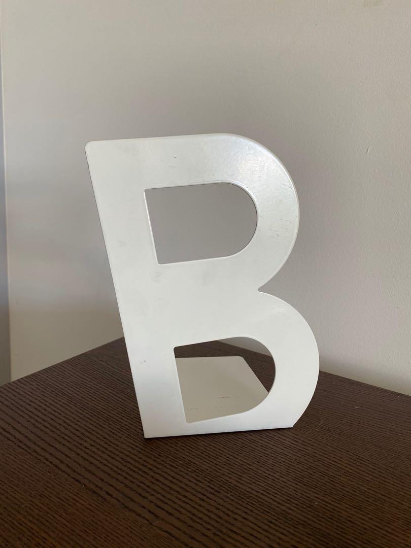 Bookend Ikea, Hobbies & Toys, Books & Magazines, Textbooks on Carousell