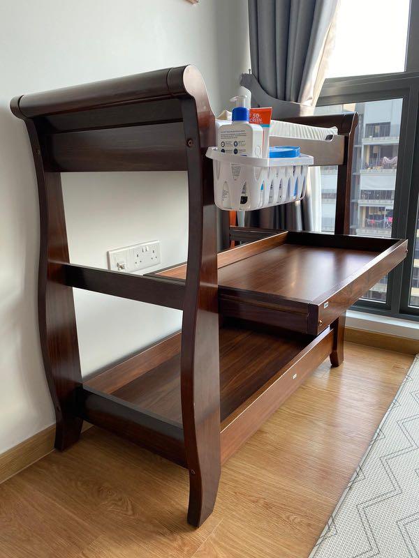 Boori sleigh change table outlet