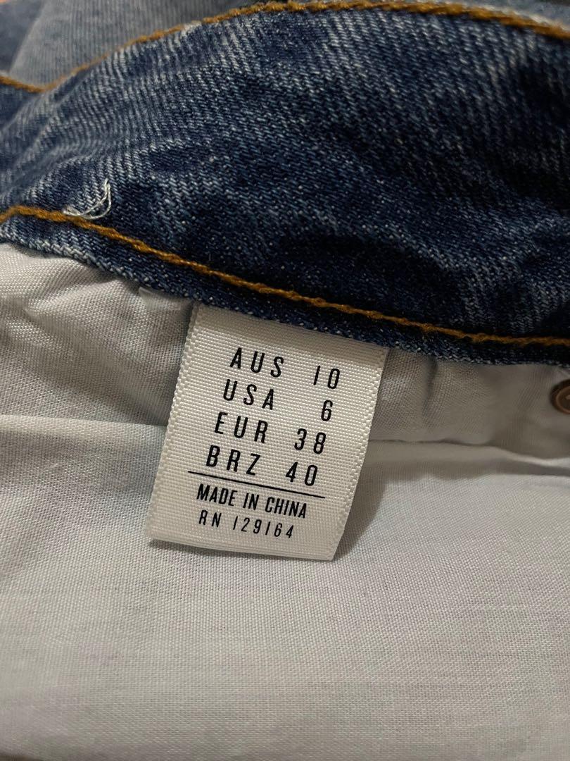 Cotton On cropped flare jeans (Category: Jeans) located in Trece Martires City. Submitted by yyyaaa_ (Listing ID 1085477542, Image 3). Description: Cotton On cropped flare jeans .