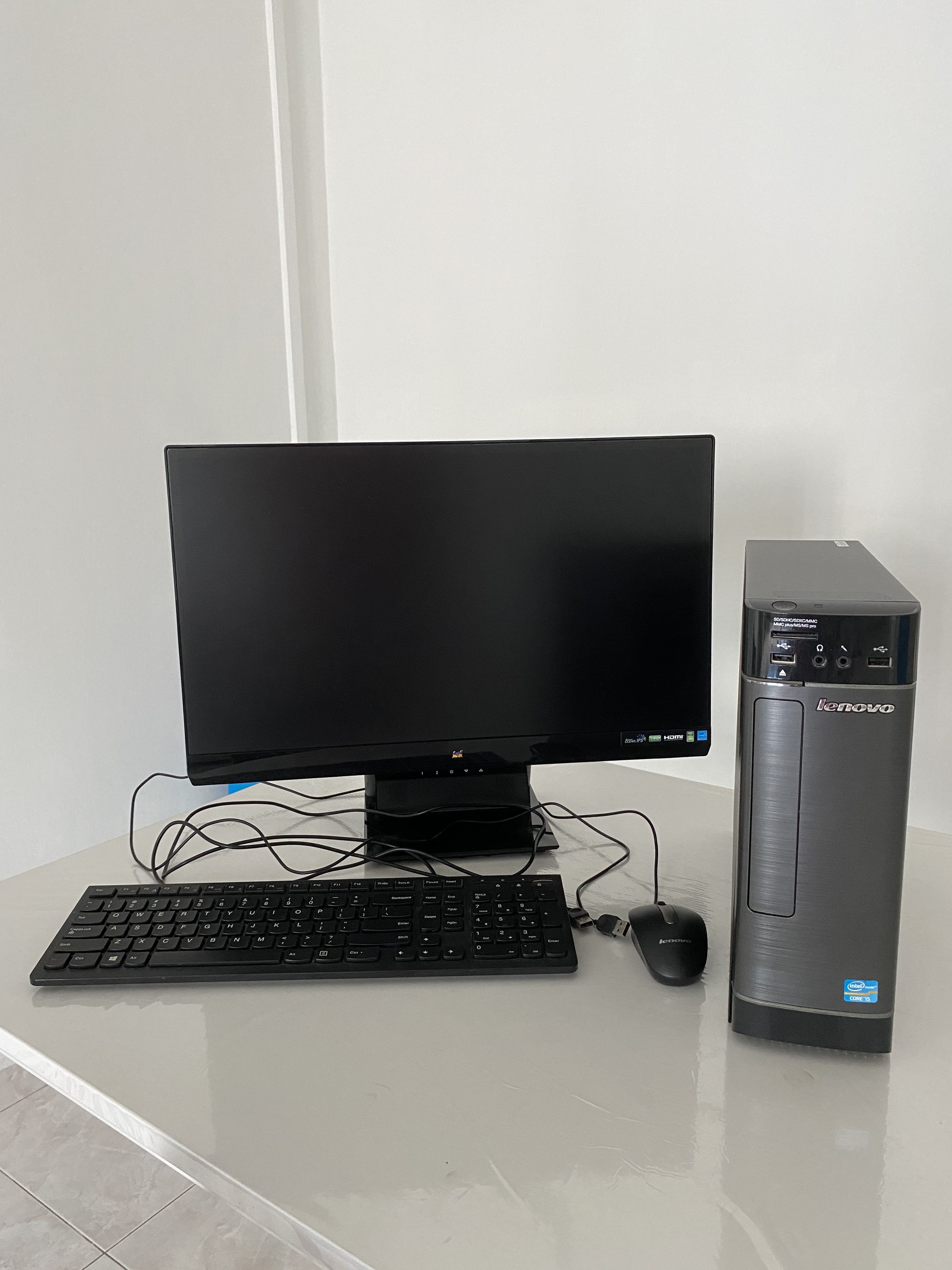 Desktop computer Monitor, CPU, Keyboard, mouse, Computers & Tech