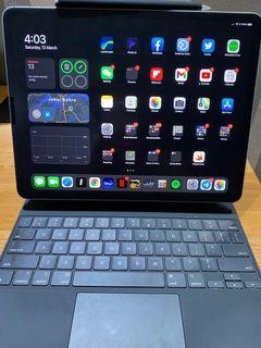 iPad 12.9 Magic Keybord ONLY