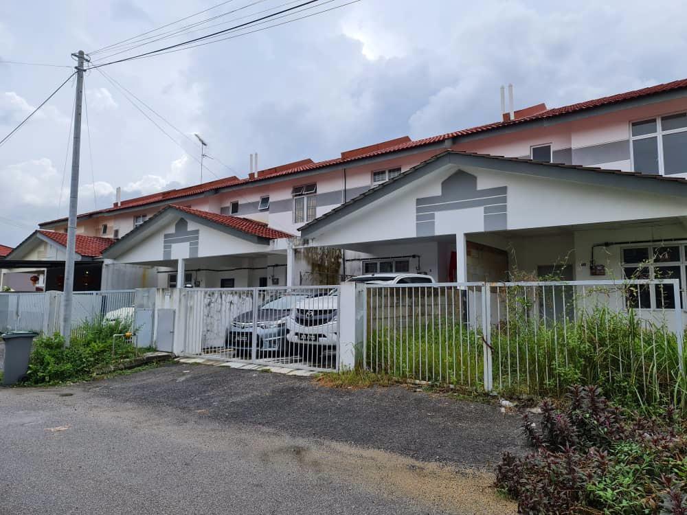 Jalan Nusaria Taman Nusantara Gelang Patah Double Storey Medium Cost House Property Rentals On Carousell