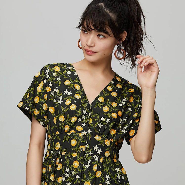 black and lemon dress