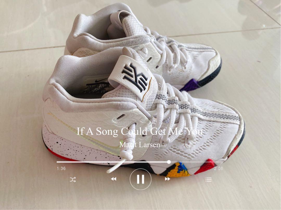 Kyrie 4 discount boys basketball shoes