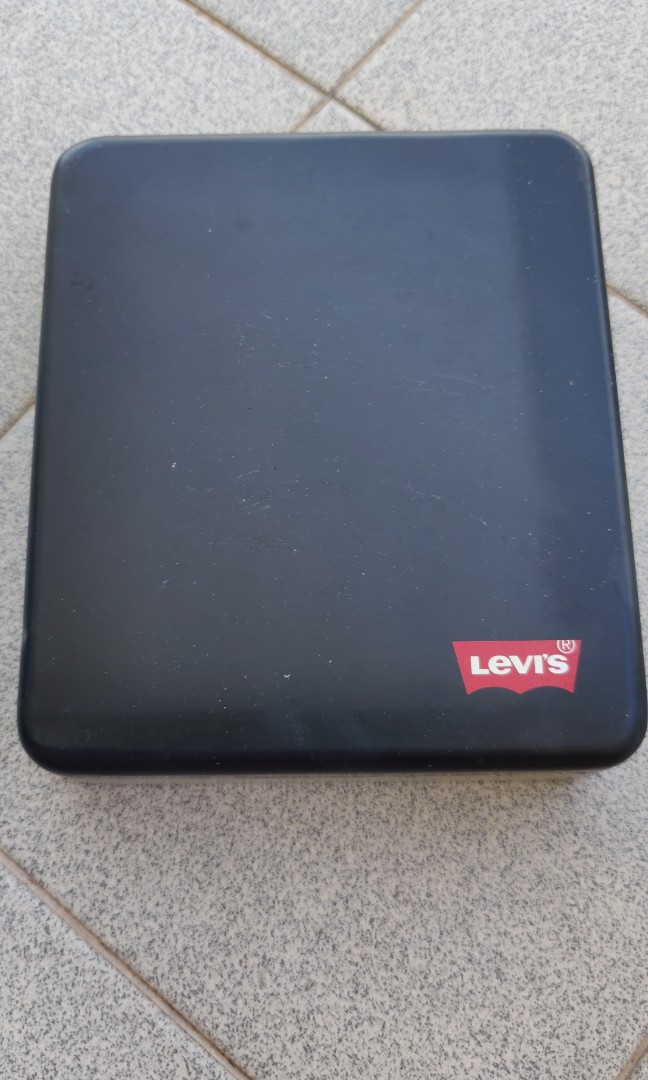 Levi's wallet box, Men's Fashion, Watches & Accessories, Wallets & Card ...