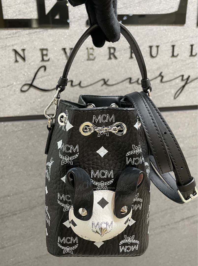 Mcm rabbit outlet bucket bag
