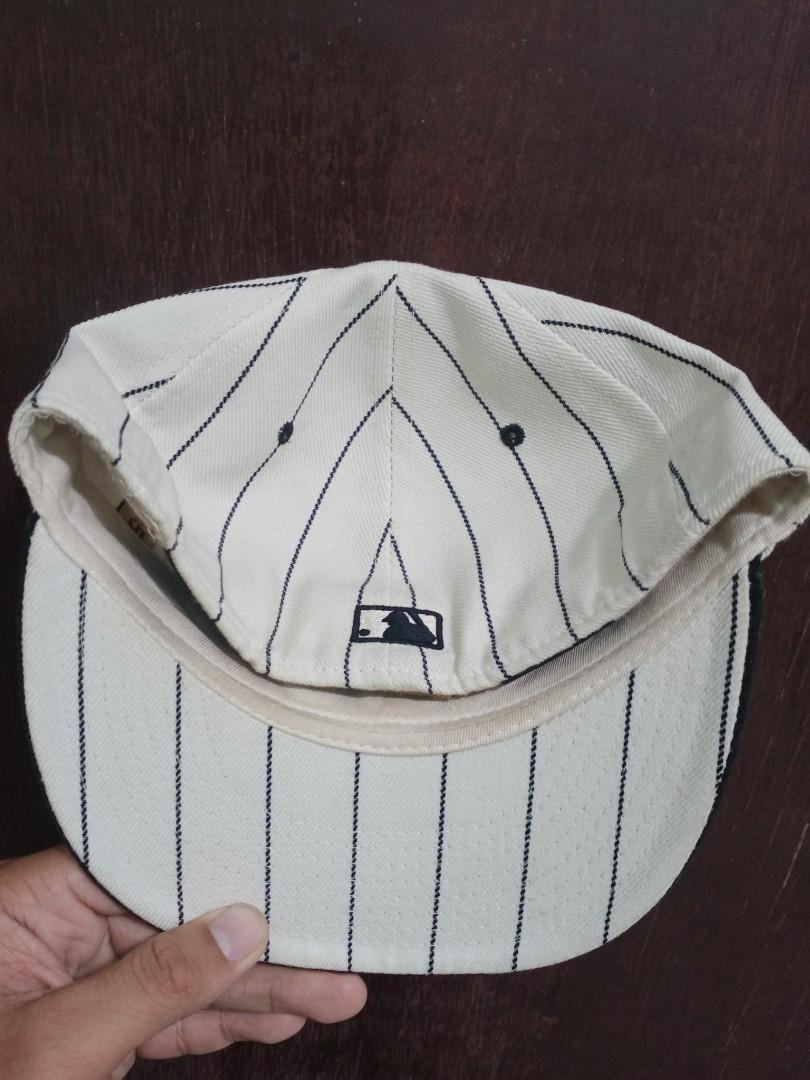 https://media.karousell.com/media/photos/products/2021/5/3/ny_yankees_pinstripe_1620017645_8011d1fb_progressive.jpg