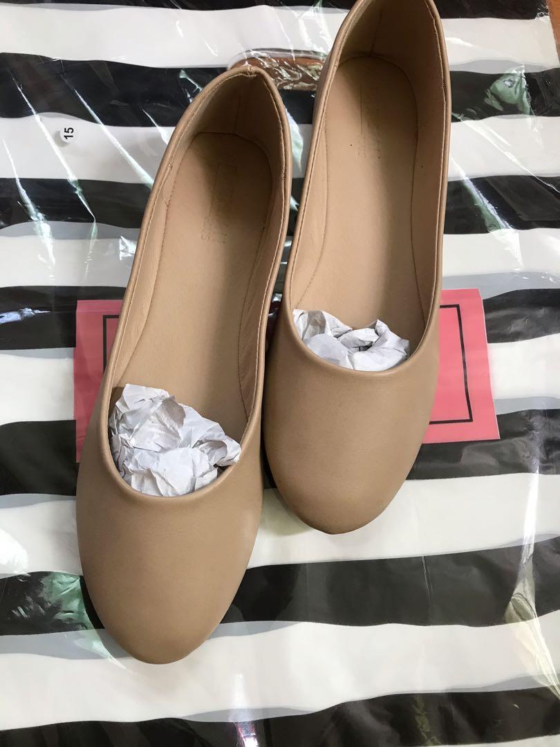 Parisian flat shoes
