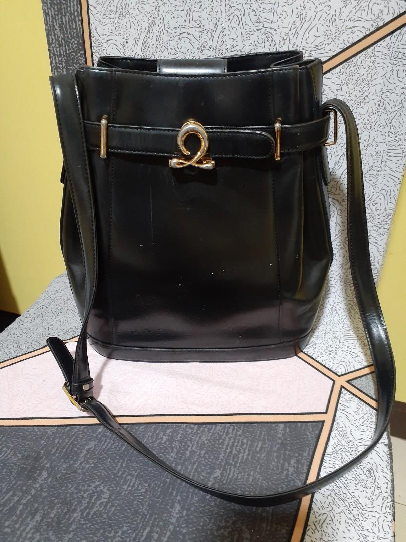 Louis Quatorze bucket bag