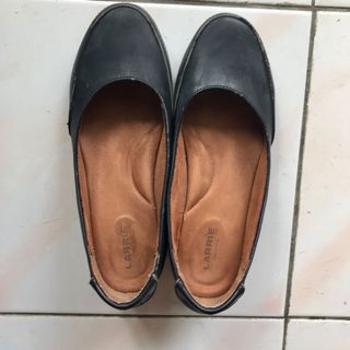 (Category: ) located in . Submitted by secondhandclothesandshoes (Listing ID 1085399986, Image 1). Description: .