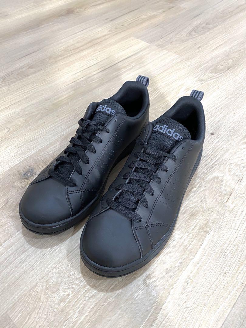 Foto sepatu adidas warna hitam shop polos