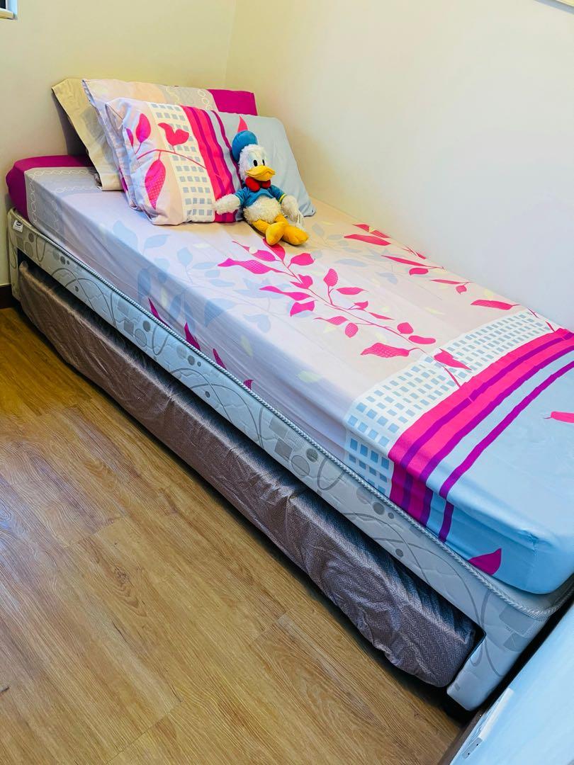 Uratex bed with sales pull out