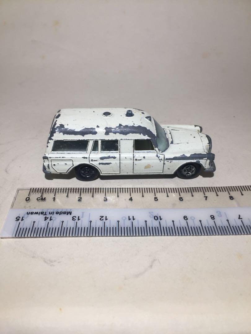 Matchbox series 3 binz ambulance 2025