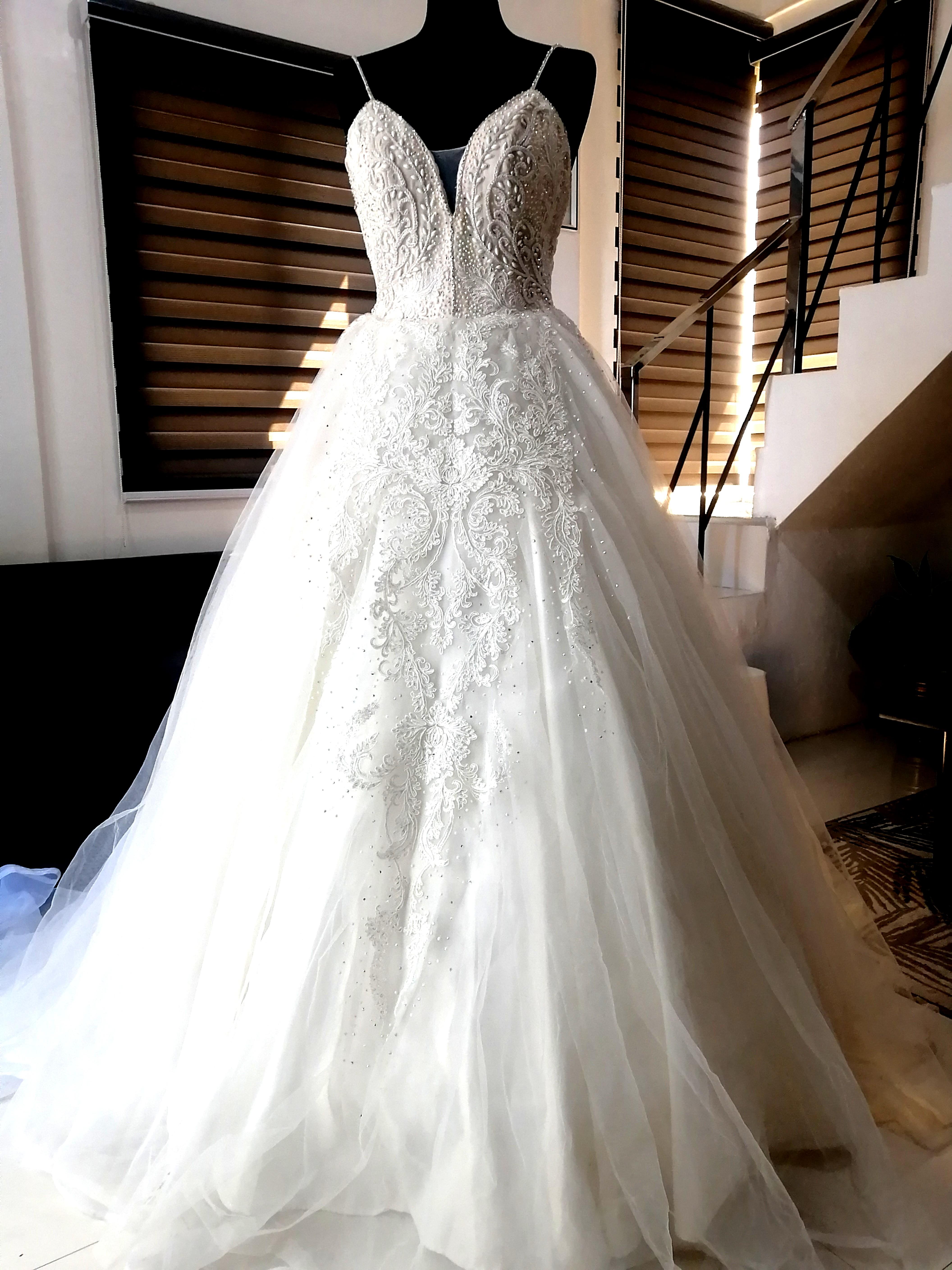 Long trail cheap wedding gown