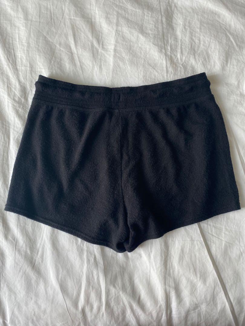 Alo Yoga Daze Shorts, Women's Fashion 