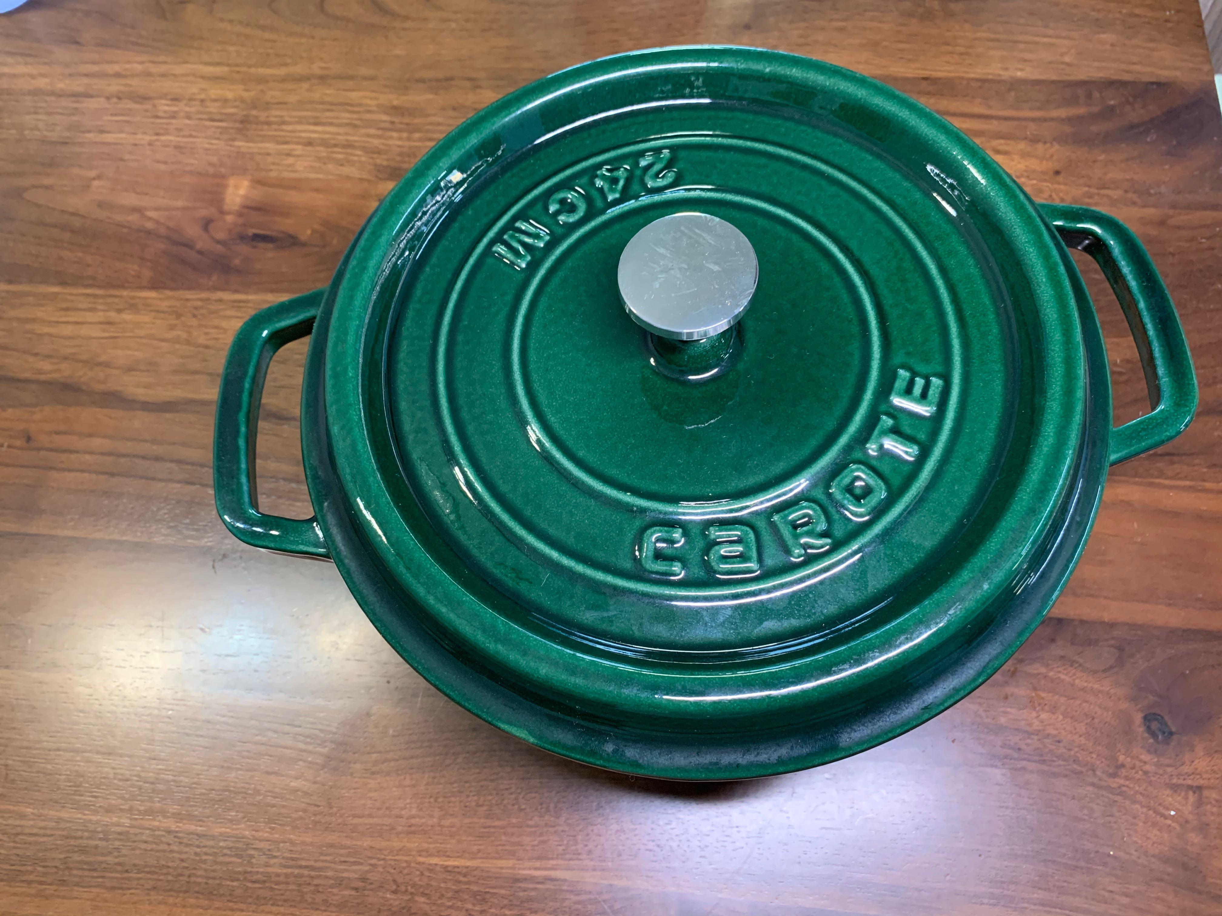 Carote Cast Iron Dutch Oven/Casserole, Furniture & Home Living, Kitchenware  & Tableware, Cookware & Accessories on Carousell