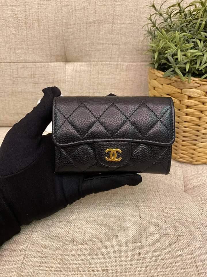 Chanel flap card hotsell holder caviar