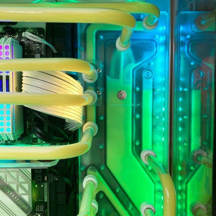 Full Custom Water Loop Personalised Customised PC 