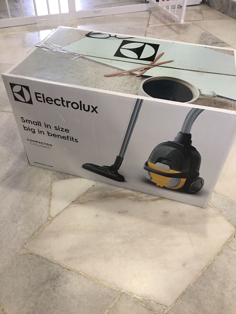 Electrolux Cyclonic Vacuum, TV & Home Appliances, Vacuum Cleaner