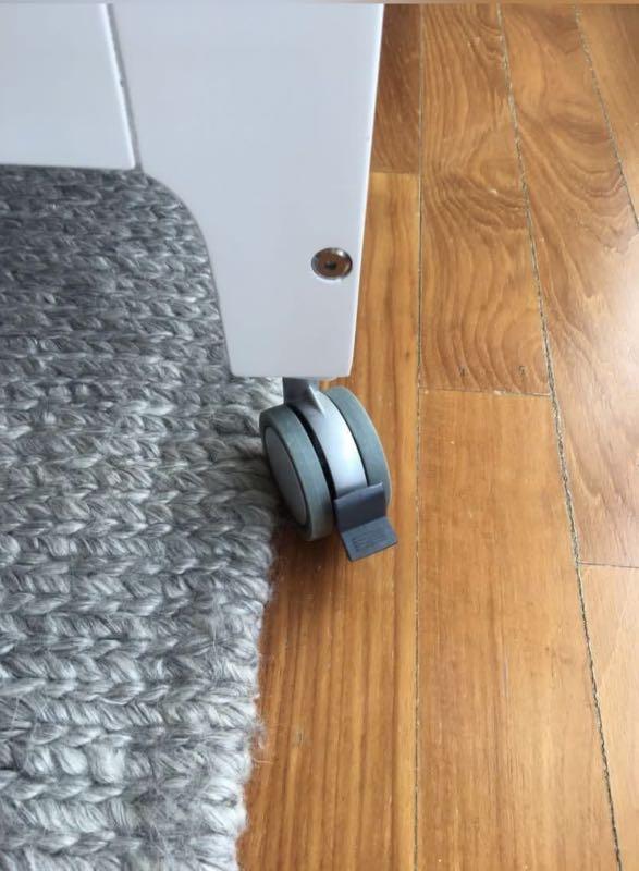 Foldable Bloom alma mini crib with spare sheets and bumper, Babies