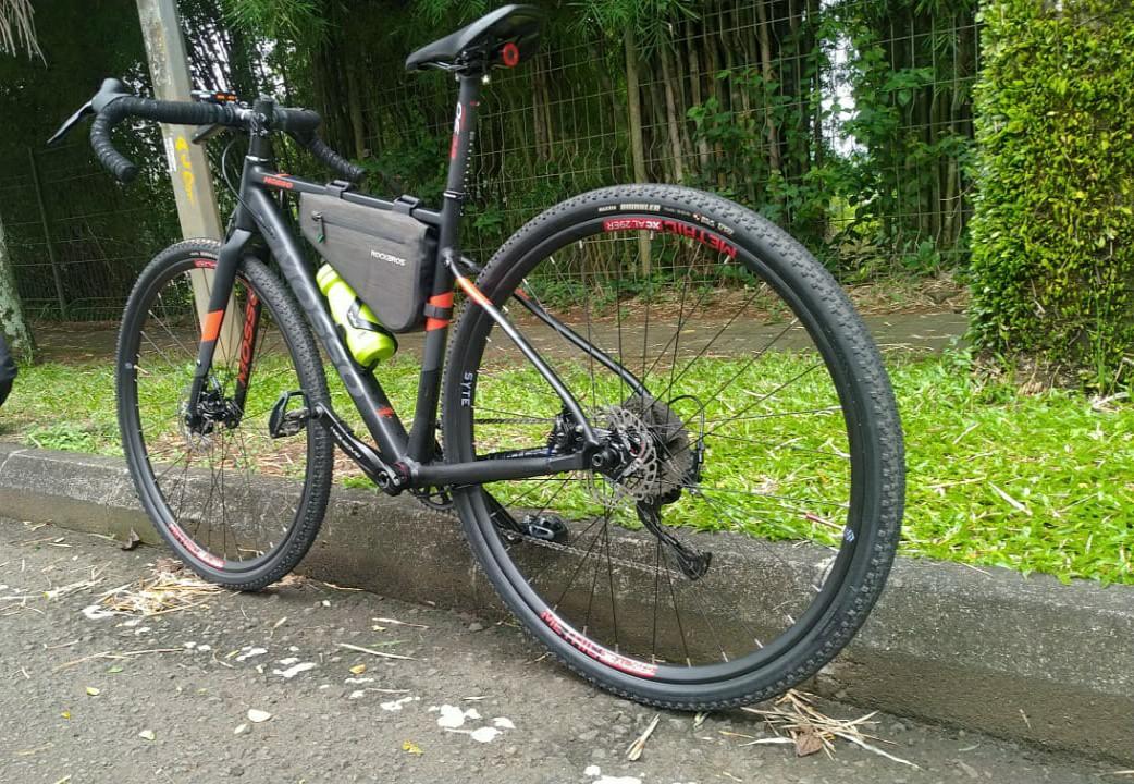 Mosso store gravel frame