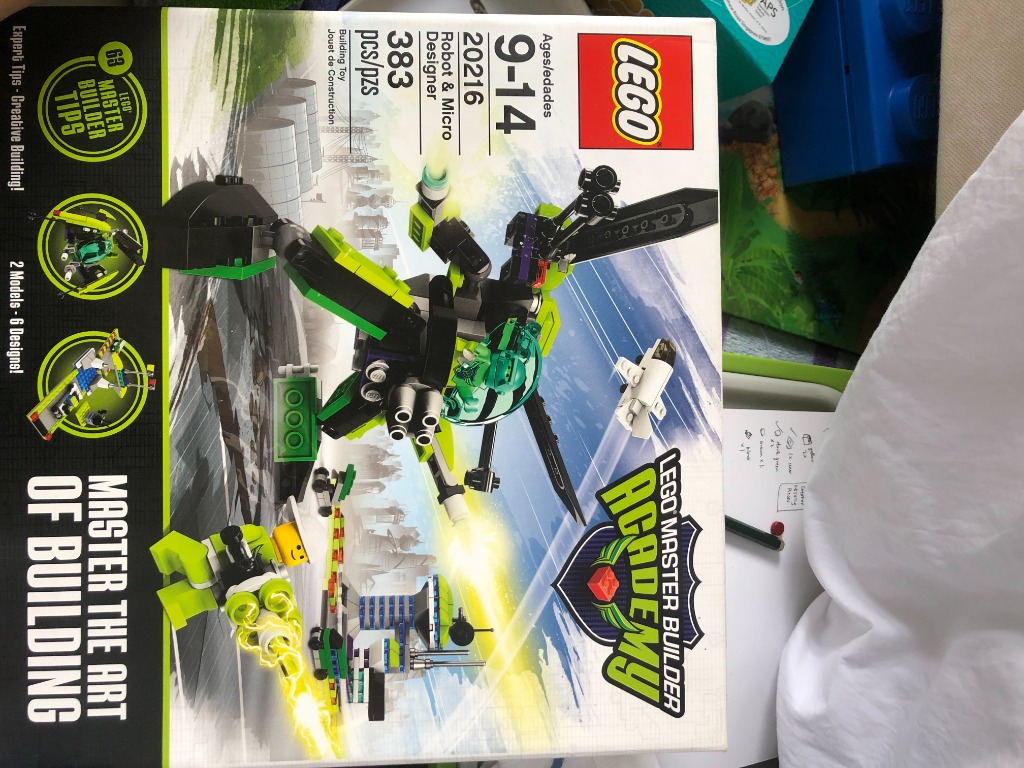 LEGO Master Builder Academy 20216 Hobbies Toys Toys Games