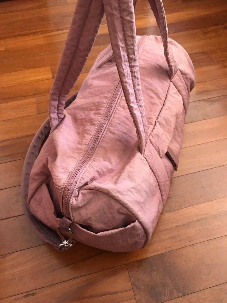Lululemon best sale barrel bag
