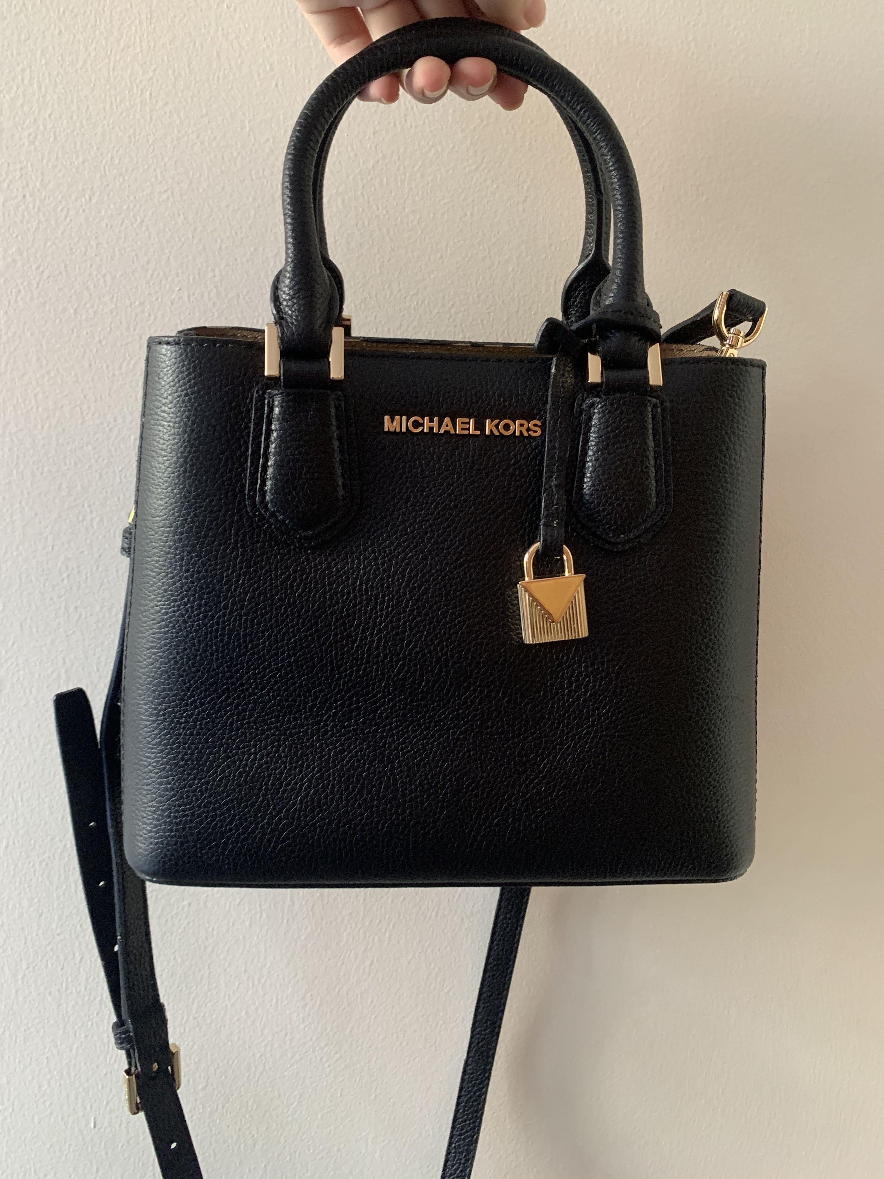 Michael kors best sale adele md messenger