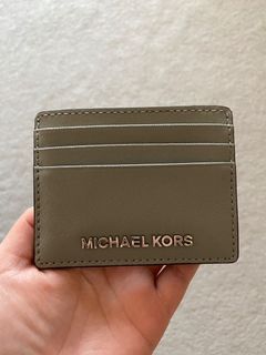 (Category: ) located in . Submitted by shopwithceee (Listing ID 1090873867, Image 1). Description: .