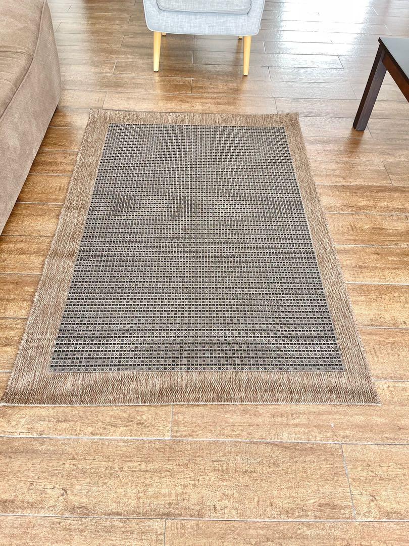 Native modern carpet (Category: Carpets, Mats & Flooring) located in Marikina City. Submitted by mamayap1228 (Listing ID 1090929271, Image 1). Description: Carpet dimension: 67” length 46” width.