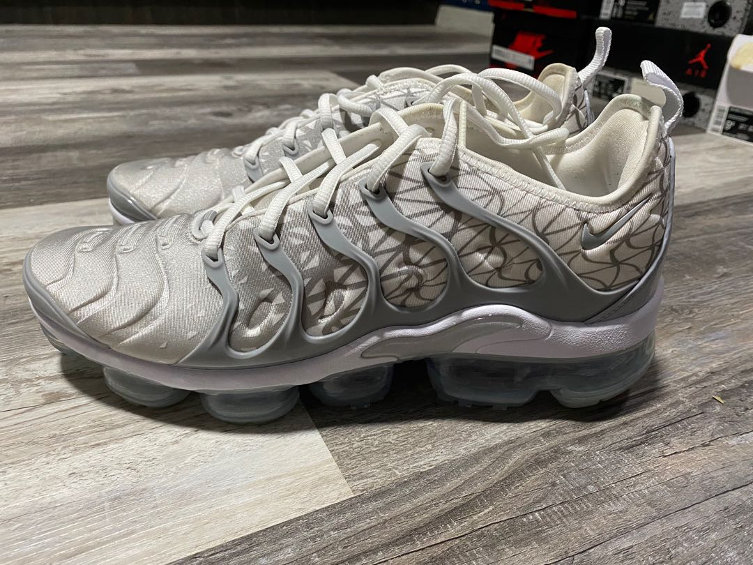 air max plus vapormax grey