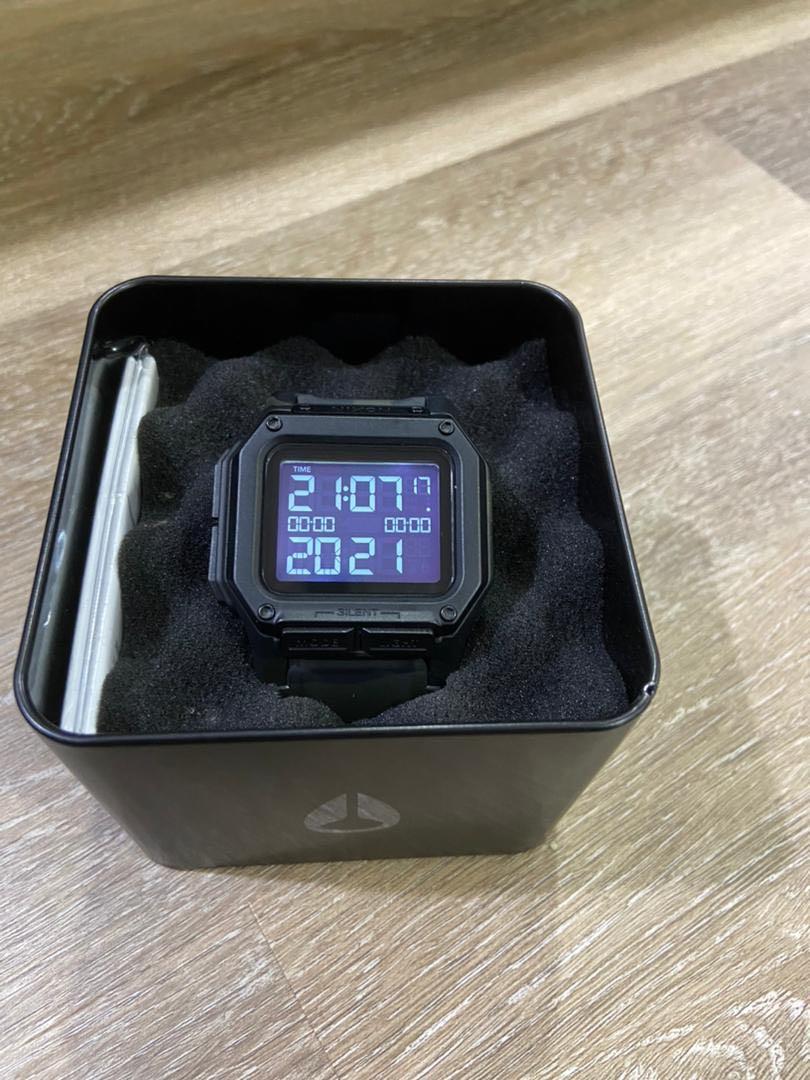 Nixon regulus price online