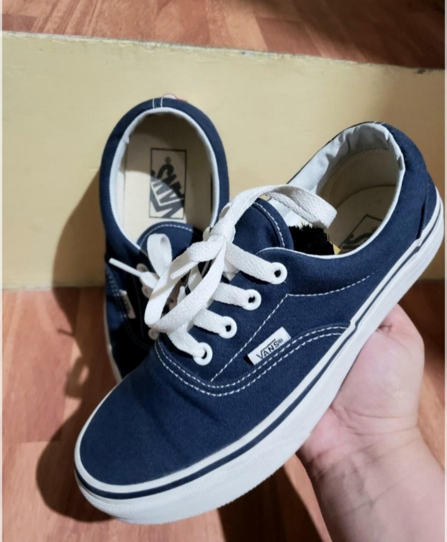 vans era navy blue sneakers
