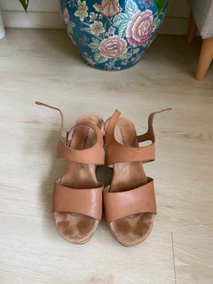 (Category: ) located in . Submitted by yt0605 (Listing ID 1090974989, Image 1). Description: .