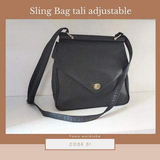 (Category: ) located in . Submitted by fawa.wardrobe (Listing ID 1090973567, Image 1). Description: .