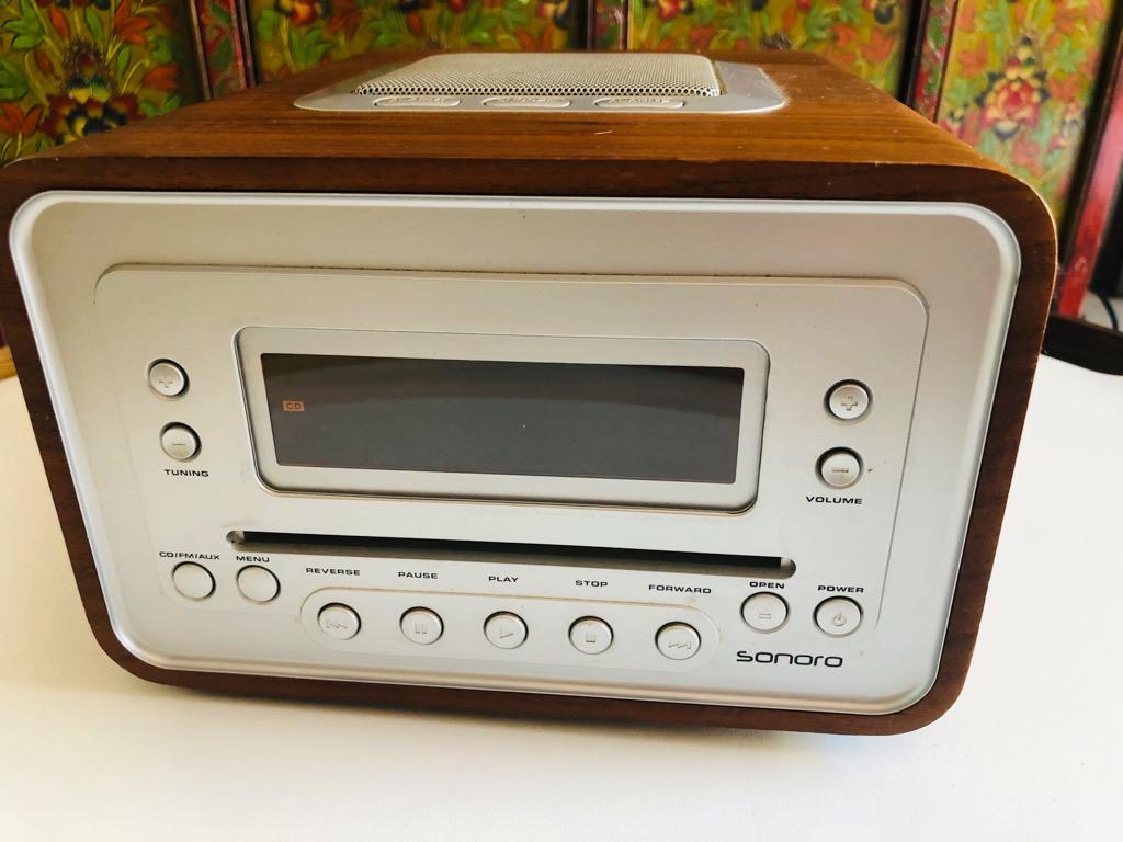 Sonoro Cubo retro CD-Radio AU-1100, Audio, Portable Music Players on  Carousell