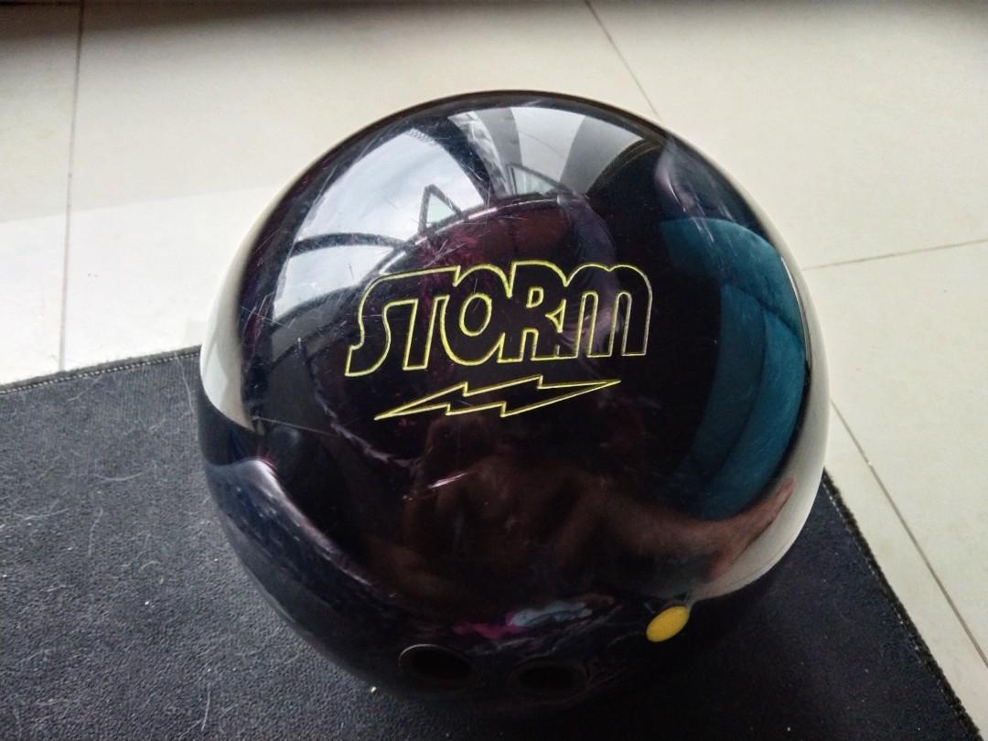 Used 12+ lbs Storm Tropical breeze bowling ball., Sports Equipment