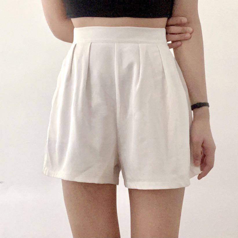 White Flare Shorts, Women's Fashion 