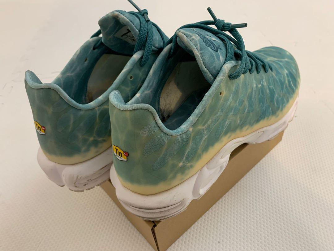 Nike tn sales swimming pool