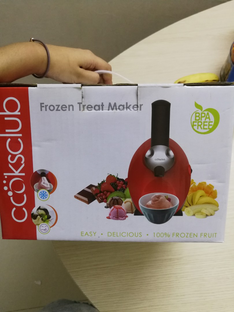 Frozen shop treat maker