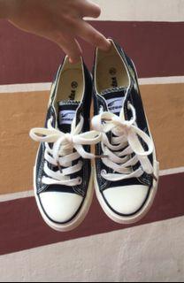 FREE SHIPPING Cute Sneakers (Black)