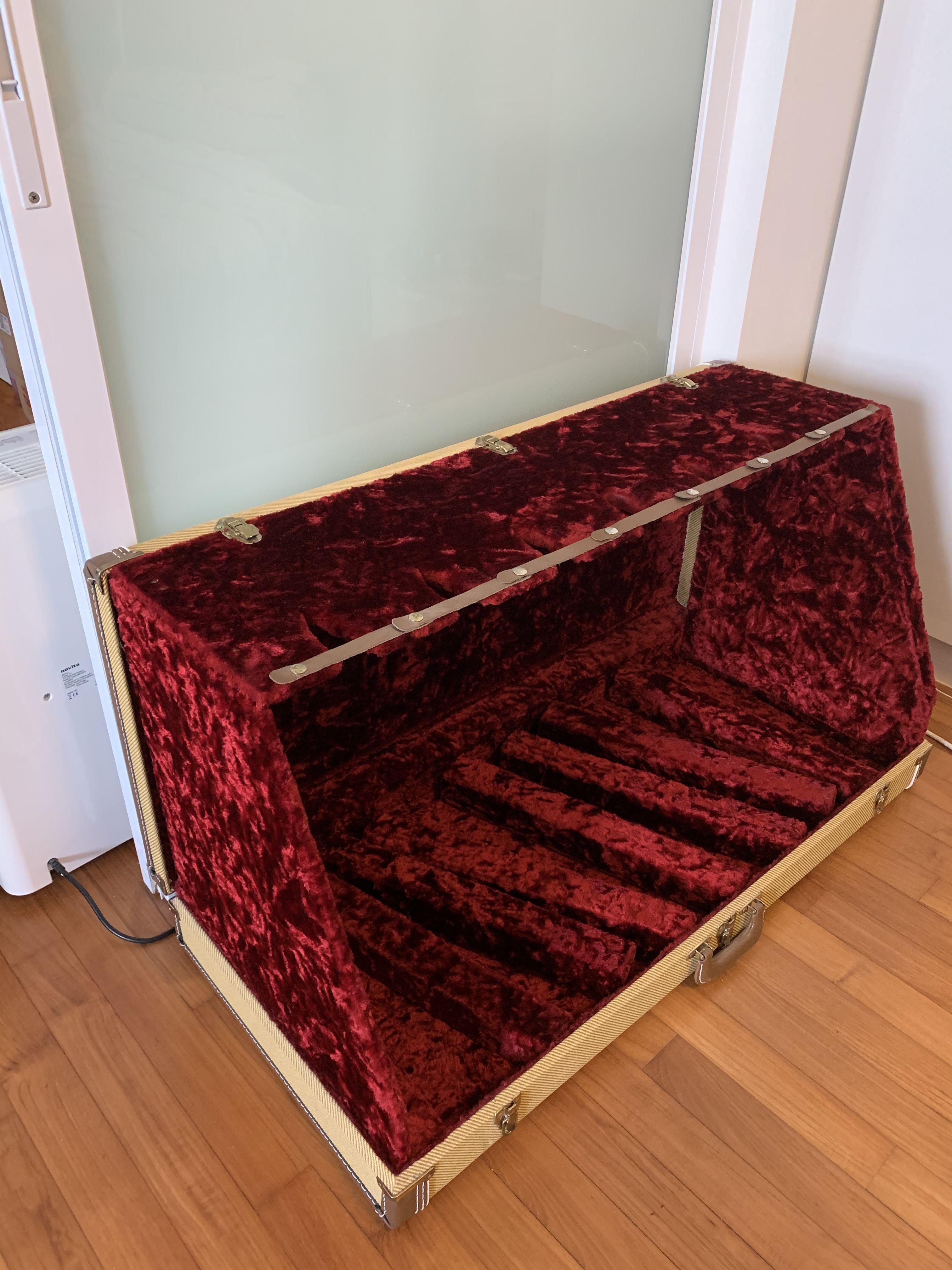 Fender Classic 7 Guitar Case Stand Rack, Hobbies & Toys, Music & Media, Music Accessories on