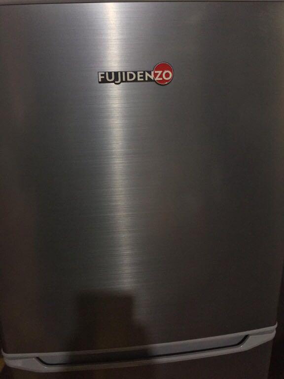 Fujidenzo Refrigerator RDD70S, TV & Home Appliances, Kitchen