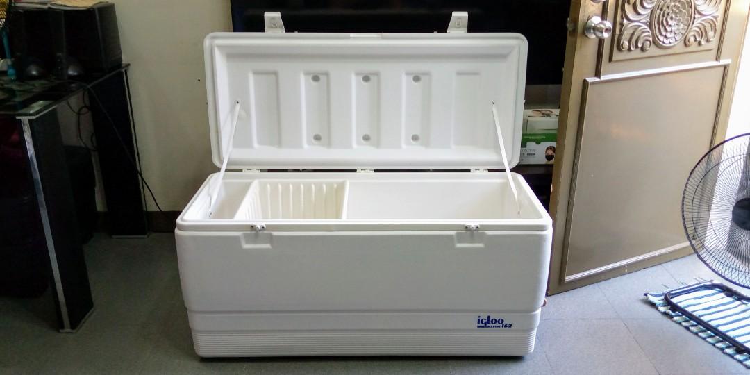 Igloo Marine 162 Quart Ice Chest Sports Equipment Fishing on