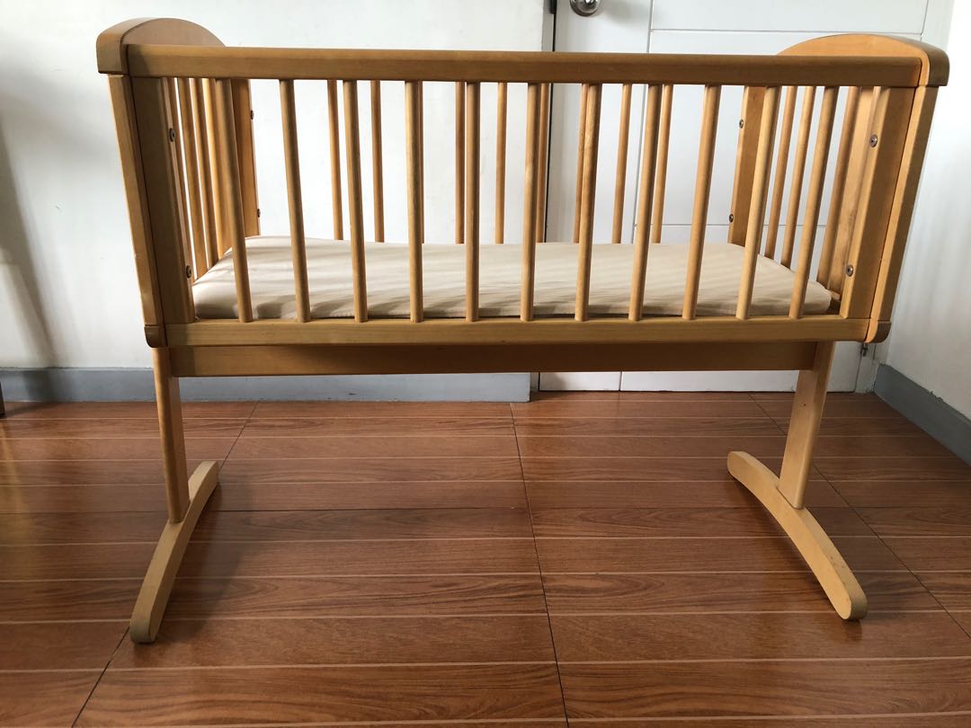 Cheap swinging crib store