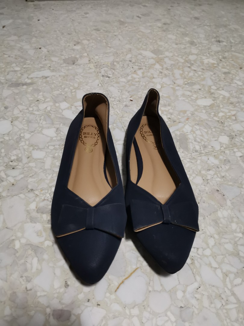 Essentials Shoes/Flats (Navy Blue), Women's Fashion, Footwear, Flats  & Sandals on Carousell
