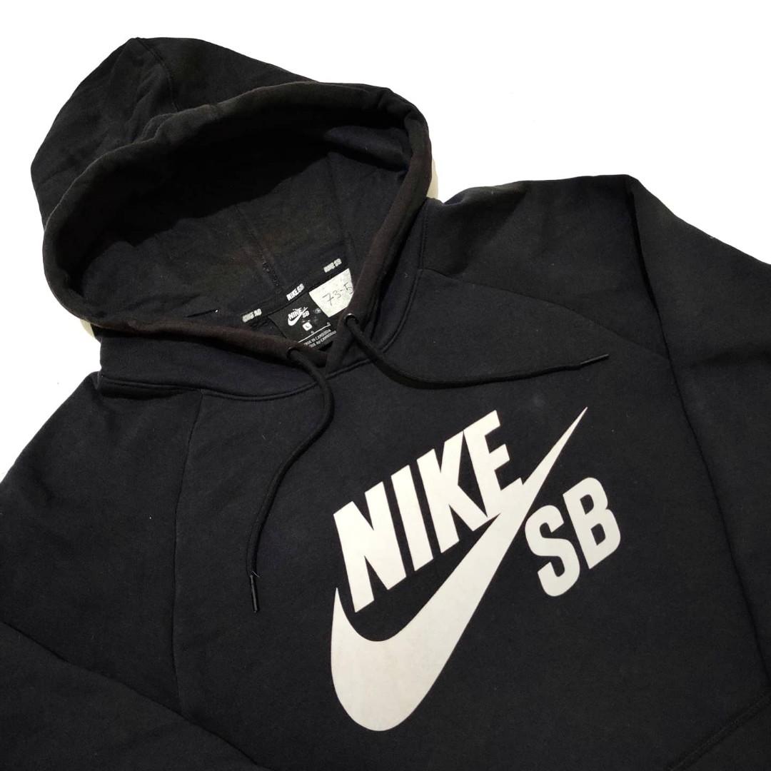 Nike SB hoodie, Fesyen Pria, Pakaian , Atasan di Carousell