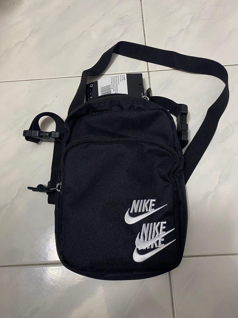 Nike swoosh hotsell arrow sling bag